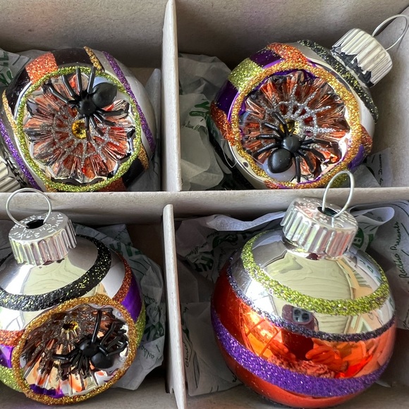12 Halloween Radko Reflector Glass Ball Ornaments with Black Spiders Inside - Picture 5 of 12